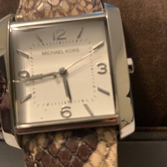Michael Kors Watch - Picture 2 of 4